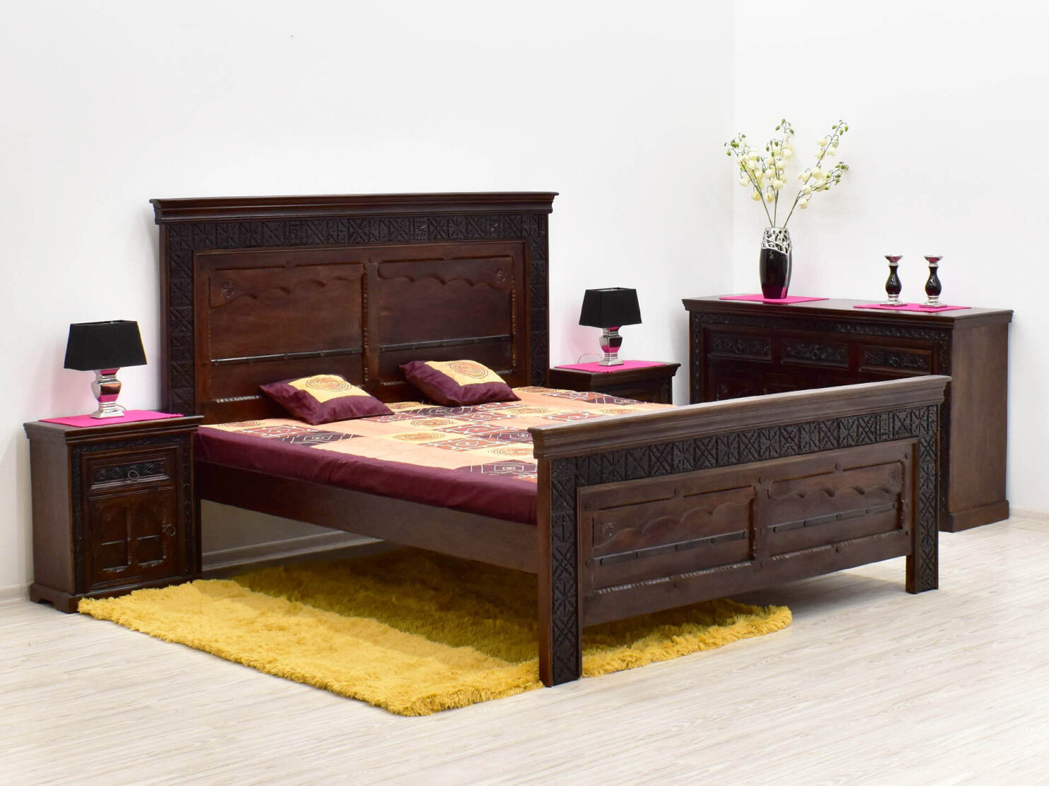 łóżko drewniane rzeźbione akacja indyjska