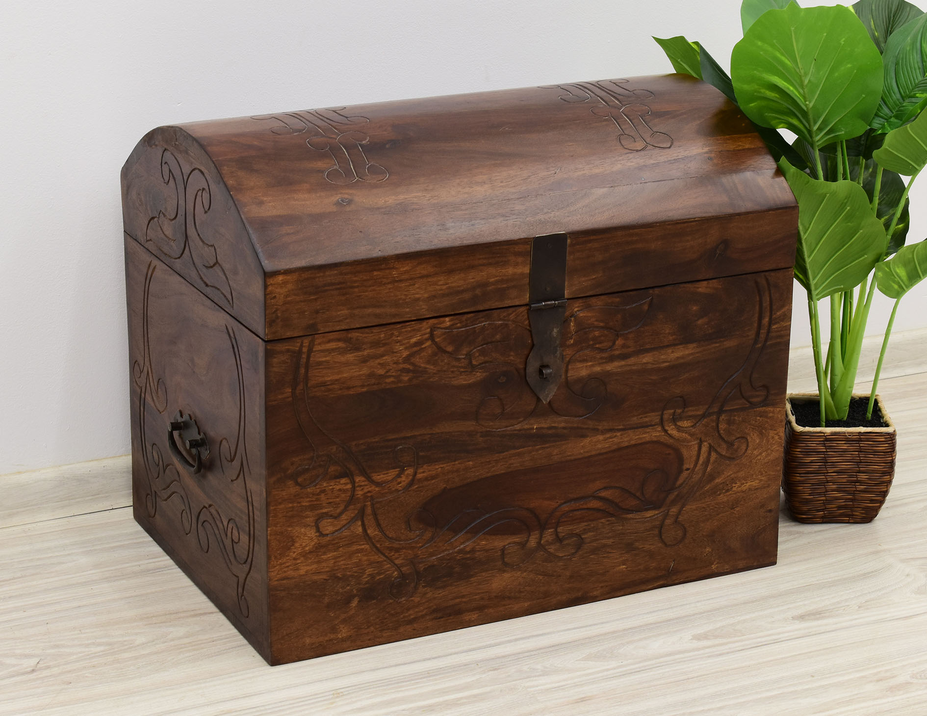kufer-kolonialny-skrzynia-lite-drewno-palisander-indyjski-rzezbiona kufer-kolonialny-skrzynia-lite-drewno-palisander-indyjski-rzezbiona