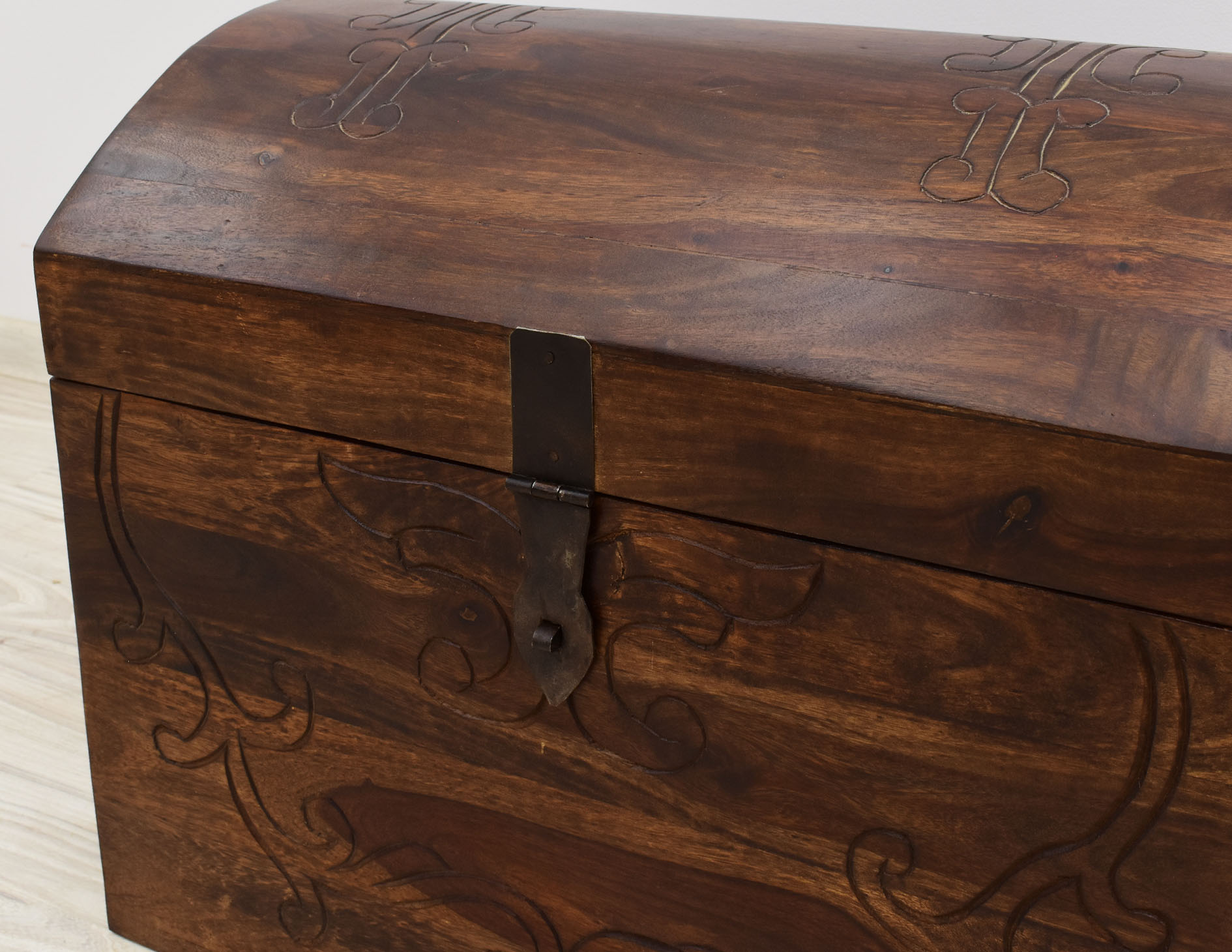 kufer-kolonialny-skrzynia-lite-drewno-palisander-indyjski-rzezbiona (18)