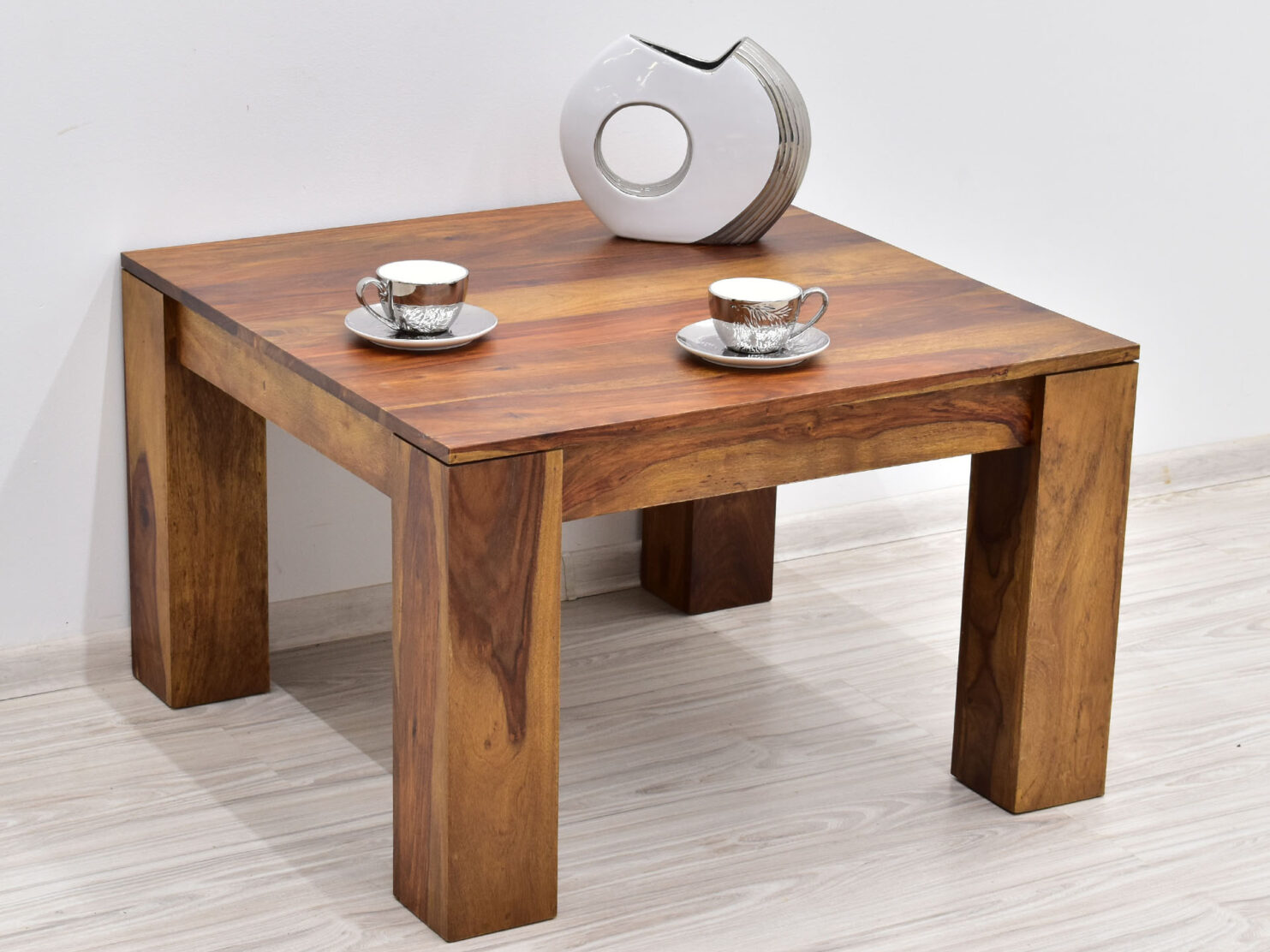 stolik-kawowy-kolonialny-z-litego-drewna-palisandru-indyjskiego-jasny-braz-nowoczesny