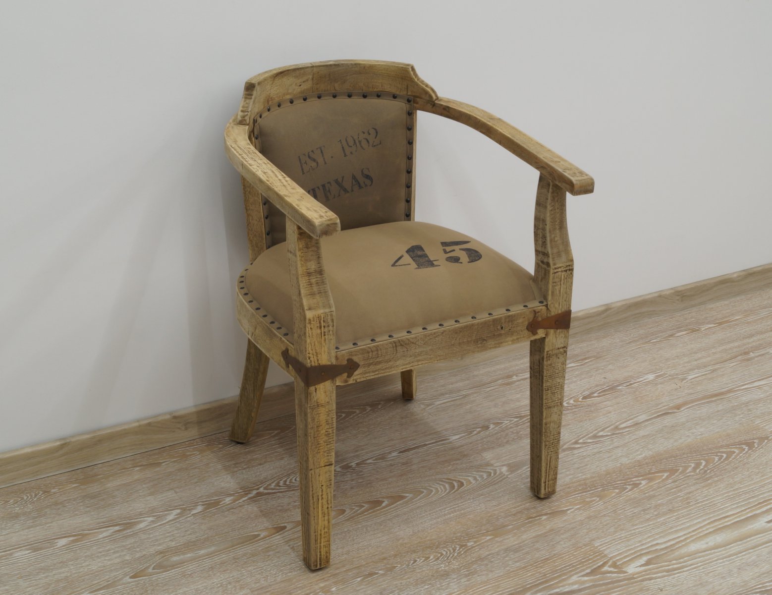 Fotel kolonialny tapicerowane siedzisko oparcie lite drewno mango styl Loft