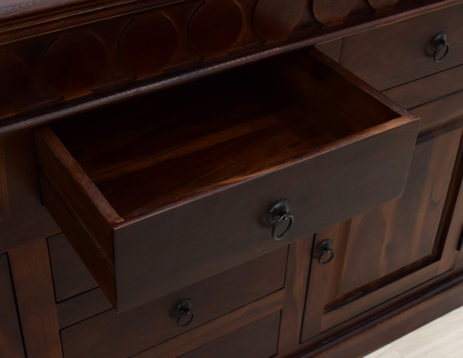 komoda-indyjska-classic-lite-drewno-palisander-recznie-rzezbiona-ciemny-braz (18)