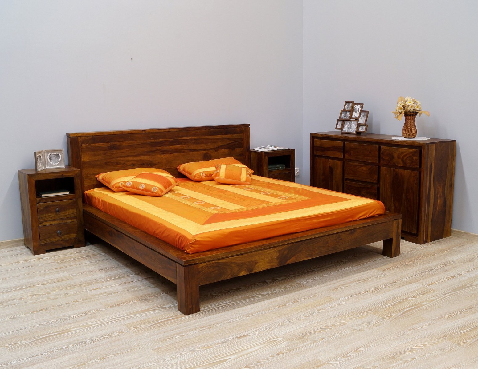 Łóżko kolonialne lite drewno palisander indyjski jasnobrązowe nowoczesne