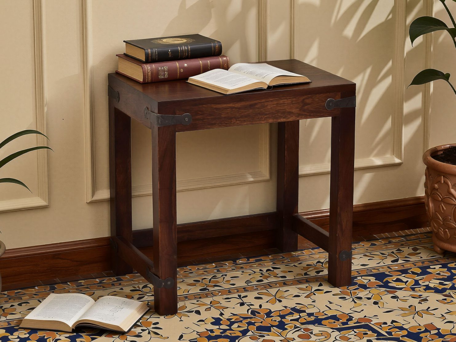 taboret-stoliczek-kolonialny-classic-lite-drewno-palisander-indyjski-metalowe-okucia