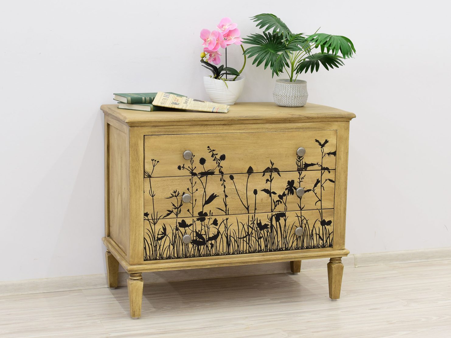 komoda-kolonialna-z-3-szufladami-lite-drewno-mango