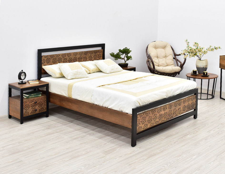komplet-do-sypialni-lozko-kolonialne-indyjskie-lite-drewno-mango-recznie-rzezbione-140x200-cm-2-szafki-nocne