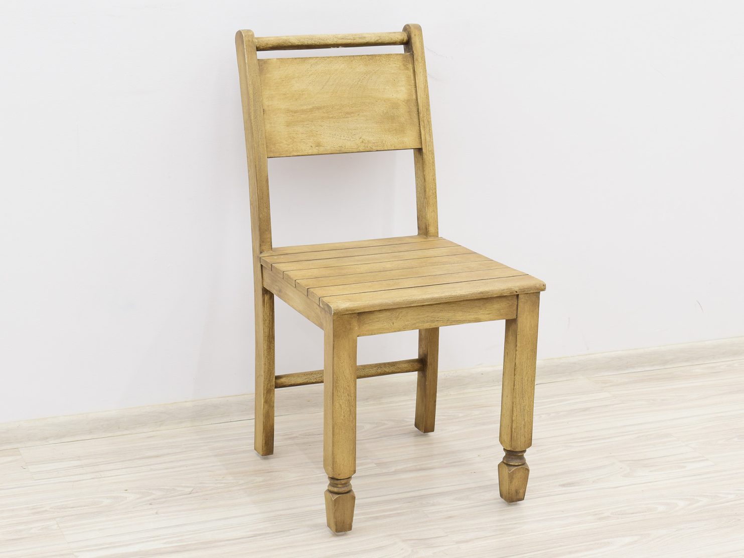 krzeslo-indyjskie-100-lite-drewno-mango