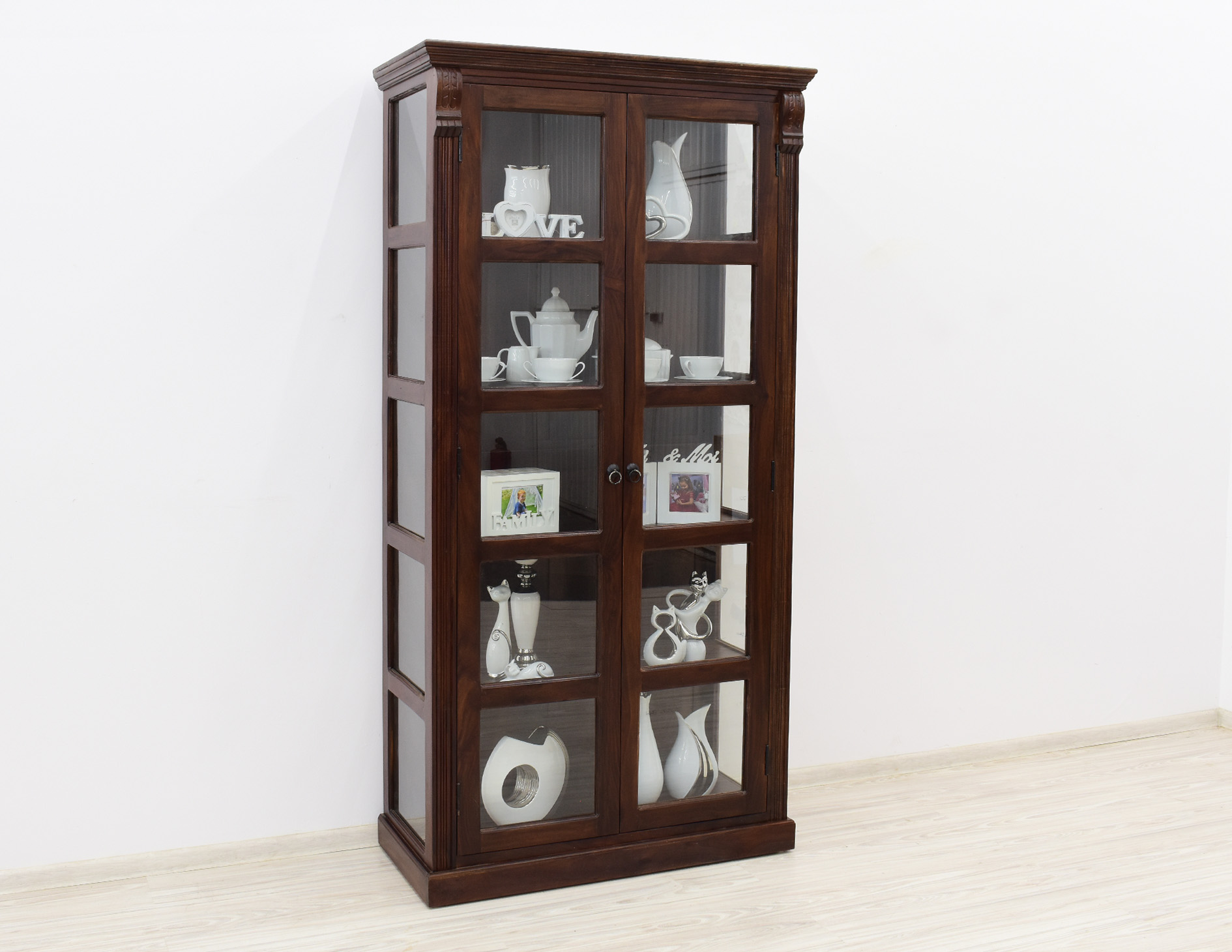 witryna-kolonialna-lite-drewno-palisander-indyjski-przeszklona-w-klasycznym-stylu witryna-kolonialna-lite-drewno-palisander-indyjski-przeszklona-w-klasycznym-stylu