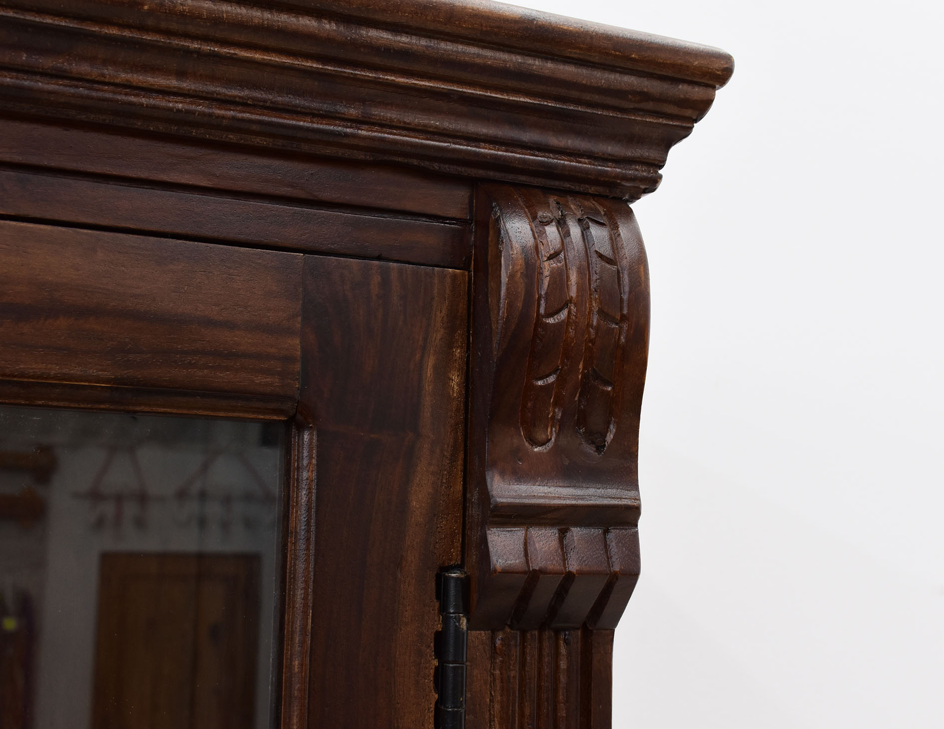 witryna-kolonialna-lite-drewno-palisander-indyjski-przeszklona-w-klasycznym-stylu (11)