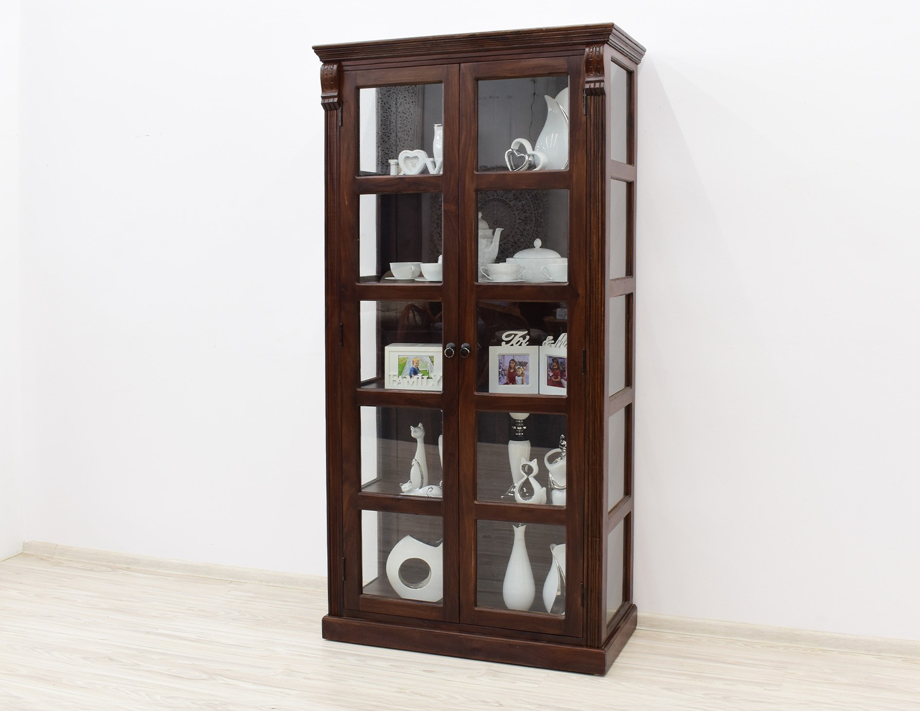 witryna-kolonialna-lite-drewno-palisander-indyjski-przeszklona-w-klasycznym-stylu (3)