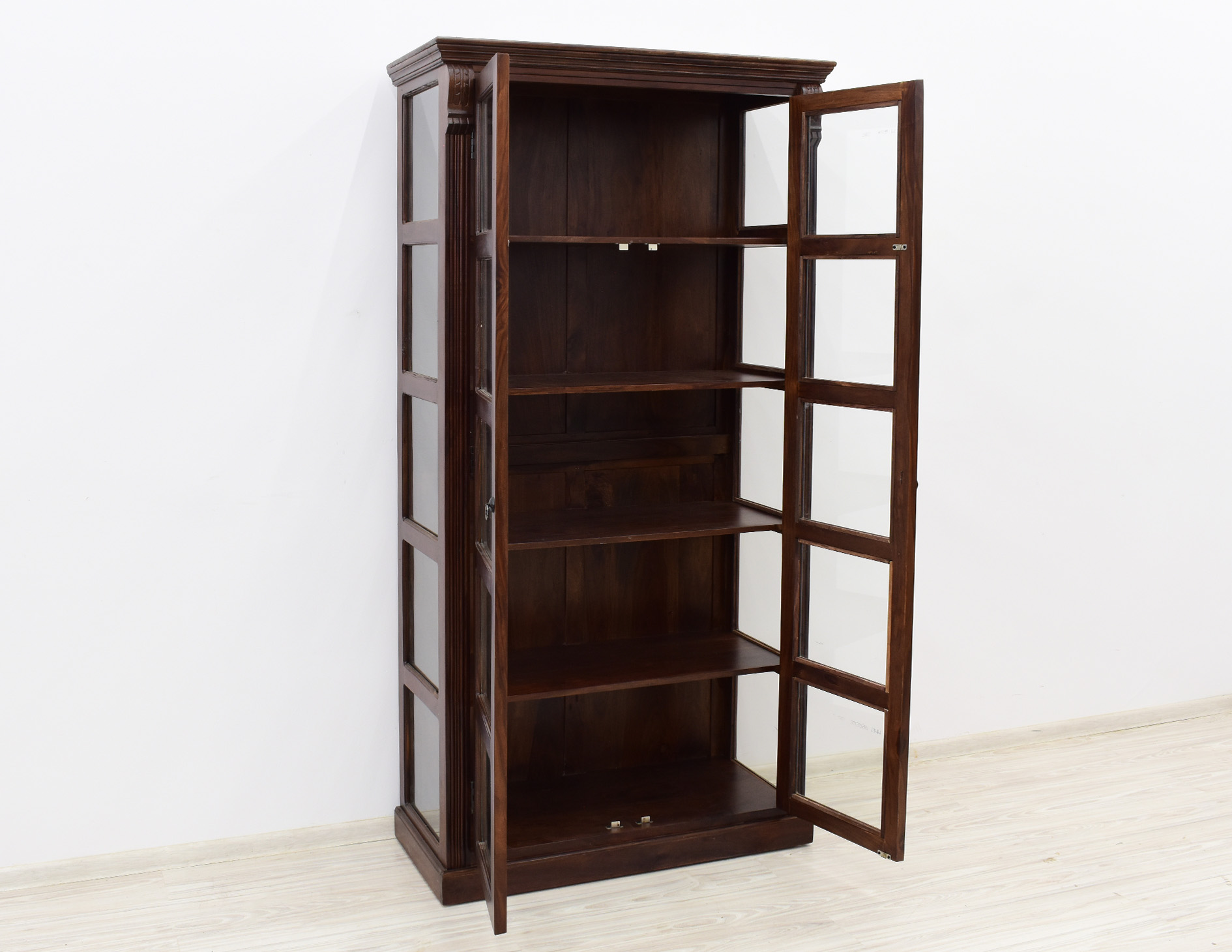 witryna-kolonialna-lite-drewno-palisander-indyjski-przeszklona-w-klasycznym-stylu (6)