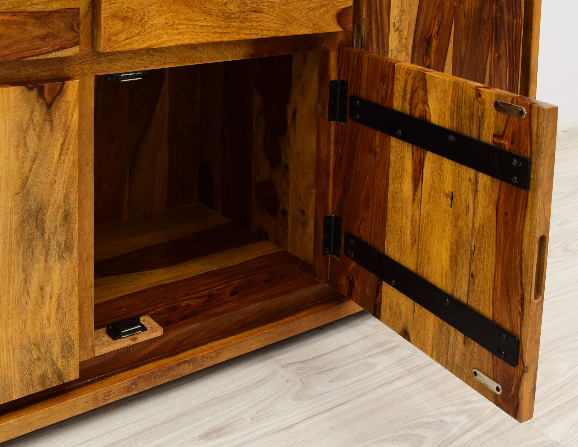 komoda-kolonialna-neo-lite-drewno-palisander-indyjski-modernistyczna (24)