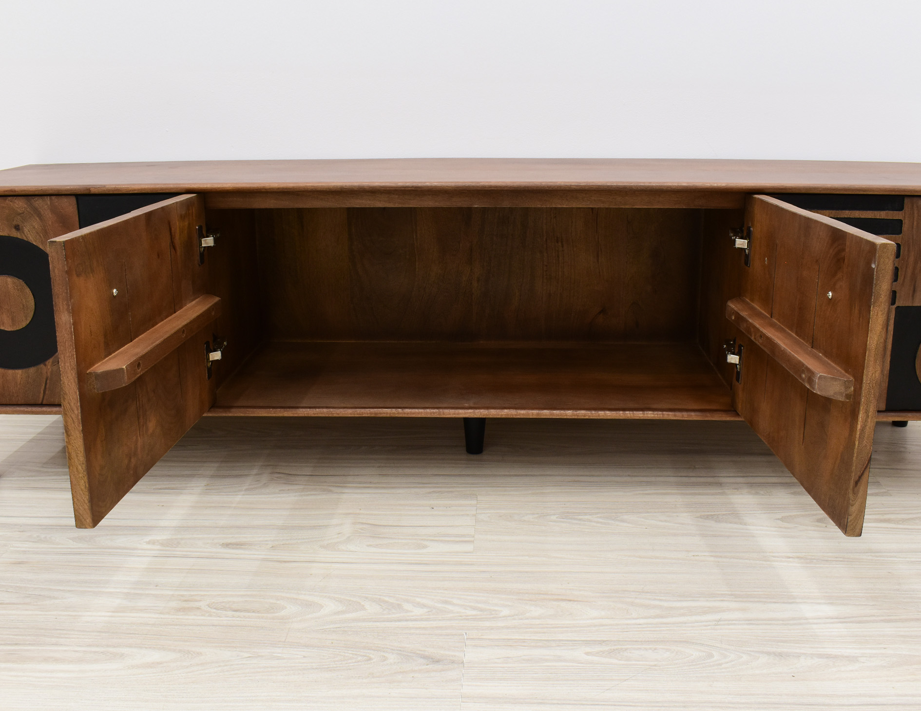 komoda-rtv-kolonialna-indyjska-szafka-pod-telewizor-bengal-lite-drewno-mango (17)