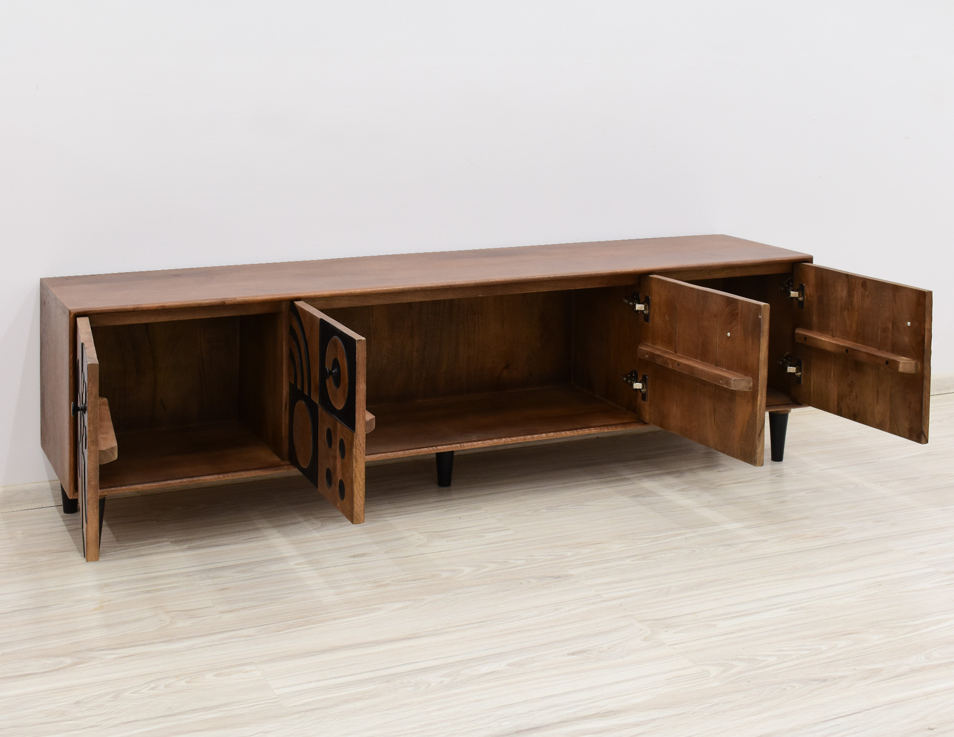 komoda-rtv-kolonialna-indyjska-szafka-pod-telewizor-bengal-lite-drewno-mango (6)