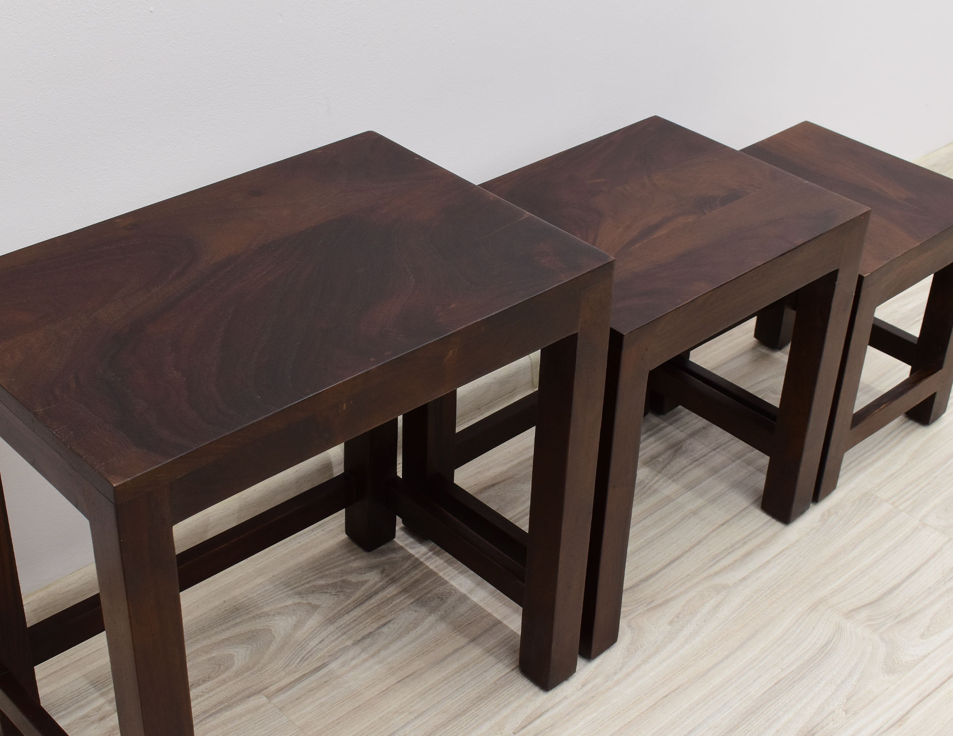 stoliczek-taboret-kolonialny-modern-lite-drewno-palisander-indyjski-zestaw-3-sztuk (14)