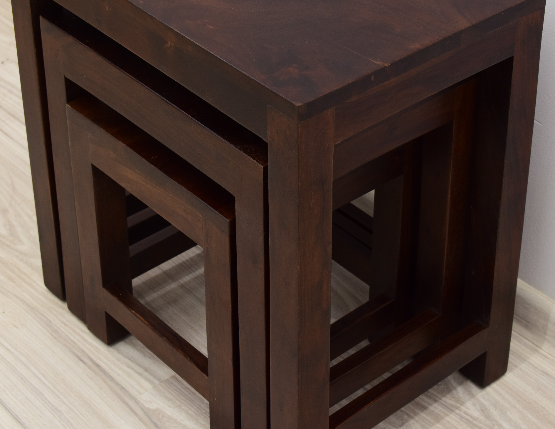 stoliczek-taboret-kolonialny-modern-lite-drewno-palisander-indyjski-zestaw-3-sztuk (16)