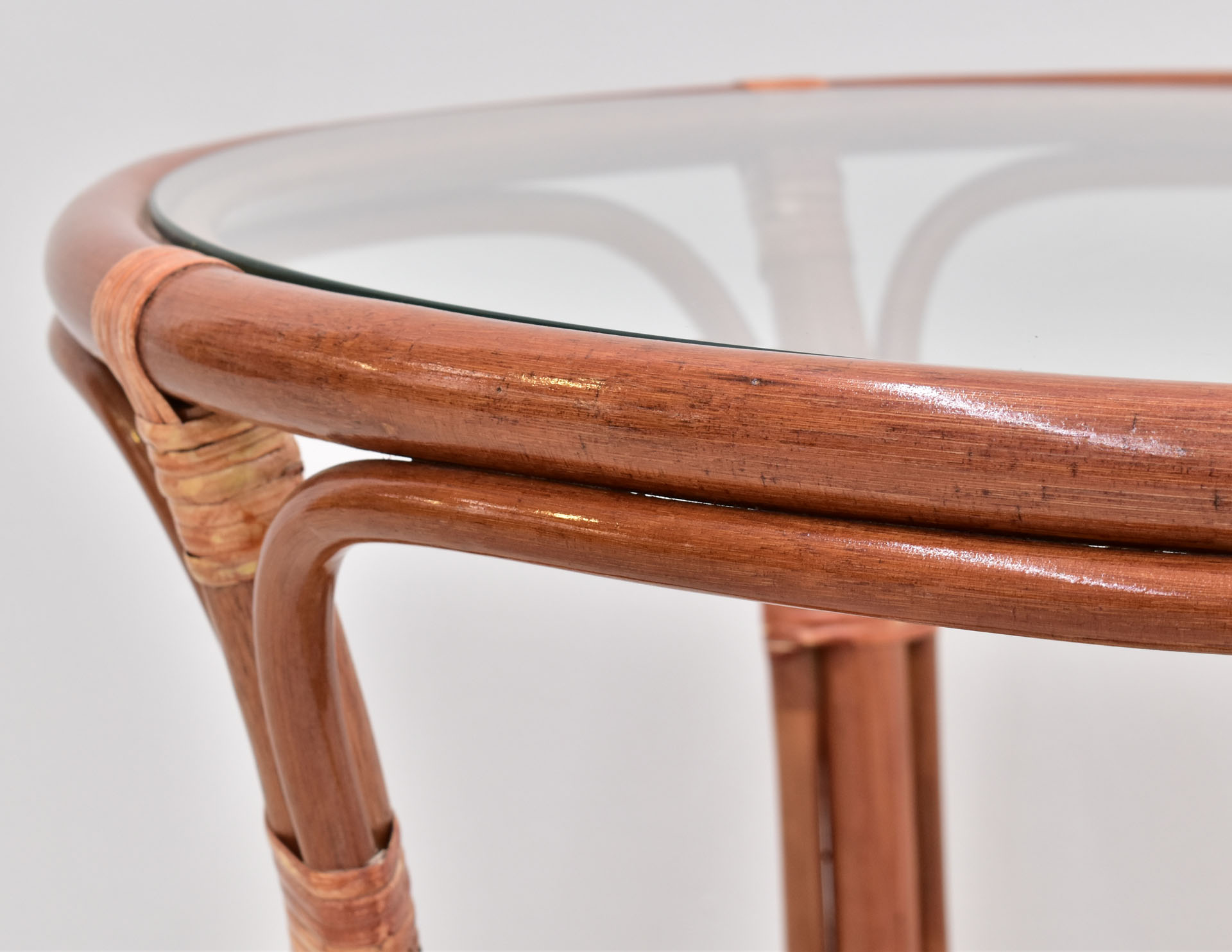 komplet-kawowy-z-rattanu-okragly-stolik-2-fotele-w-kolorze-koniakowym (28)