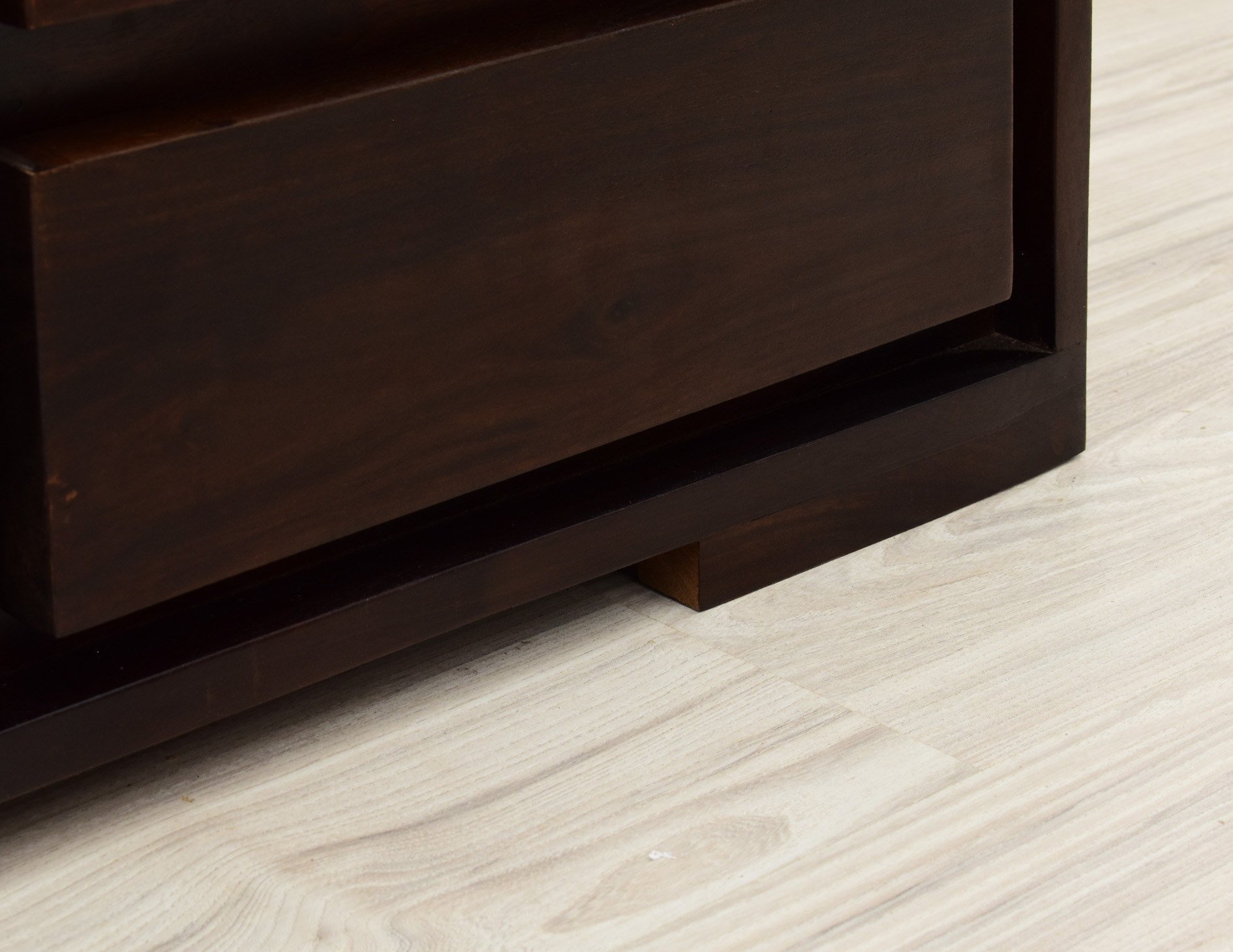 komoda-rtv-kolonialna-modern-lite-drewno-palisander-indyjski-ciemny-braz (25)