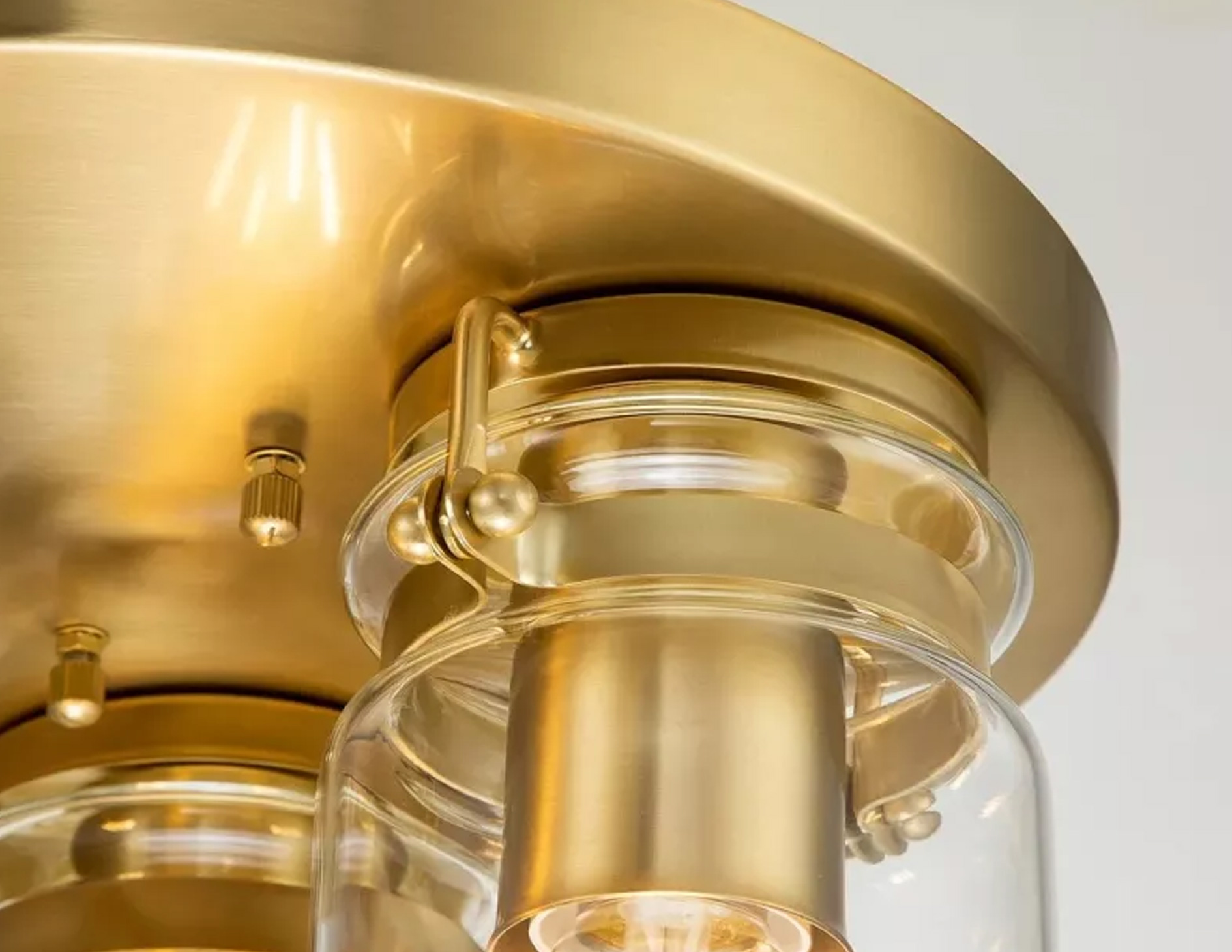 Lampa sufitowa plafon Brinley trzy źródła światła szczotkowany mosiądz (3)